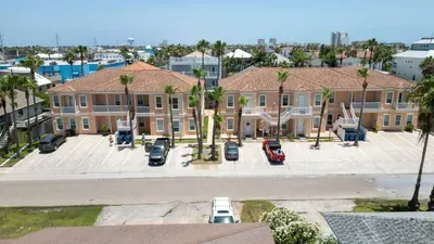 2BR Pool, 200 Steps to Beach, High Ceilings SPI - image 115 of 131
