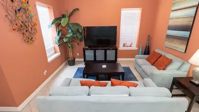 2BR Pool, 200 Steps to Beach, High Ceilings SPI - image 30 of 131