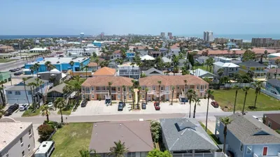 2BR Pool, 200 Steps to Beach, High Ceilings SPI - image 117 of 131