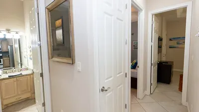 2BR Pool, 200 Steps to Beach, High Ceilings SPI - image 58 of 131