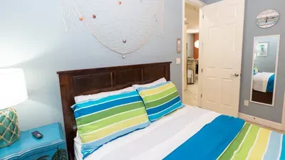 2BR Pool, 200 Steps to Beach, High Ceilings SPI - image 81 of 131