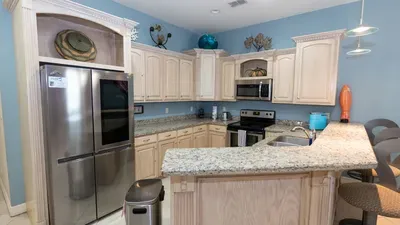 2BR Pool, 200 Steps to Beach, High Ceilings SPI - image 3 of 131