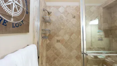 2BR Pool, 200 Steps to Beach, High Ceilings SPI - image 91 of 131