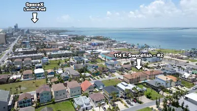 2BR Pool, 200 Steps to Beach, High Ceilings SPI - image 120 of 131