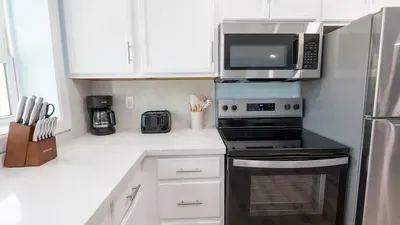 New 5BR Remodel, Heated Pool, Gameroom, up to 20 - image 46 of 242