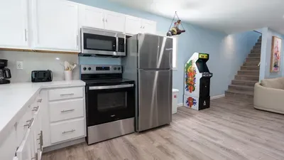 New 5BR Remodel, Heated Pool, Gameroom, up to 20 - image 3 of 242