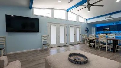 New 5BR Remodel, Heated Pool, Gameroom, up to 20 - image 91 of 242