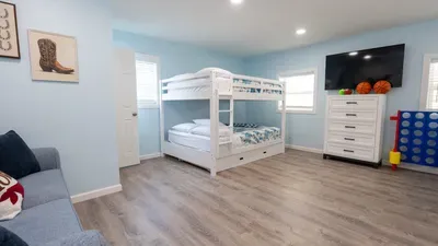 New 5BR Remodel, Heated Pool, Gameroom, up to 20 - image 169 of 242