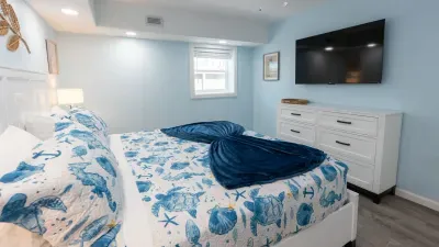 New 5BR Remodel, Heated Pool, Gameroom, up to 20 - image 66 of 242