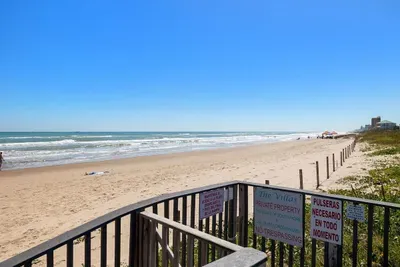 Big Private Luxury Home in Beach Gated Community - image 12 of 34