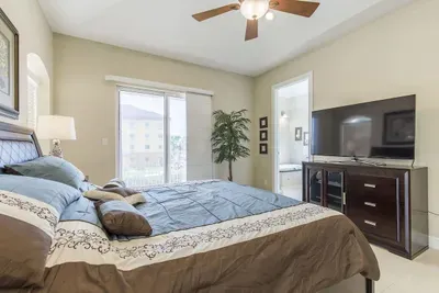 Big Private Luxury Home in Beach Gated Community - image 26 of 34