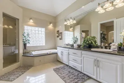Big Private Luxury Home in Beach Gated Community - image 18 of 34