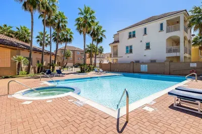 Big Private Luxury Home in Beach Gated Community - image 33 of 34