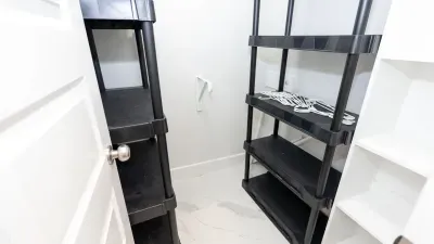 Sleeps 12, Pool, Walk to Beach - image 111 of 188