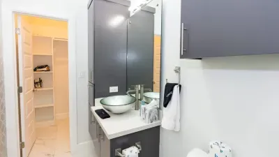Sleeps 12, Pool, Walk to Beach - image 95 of 188