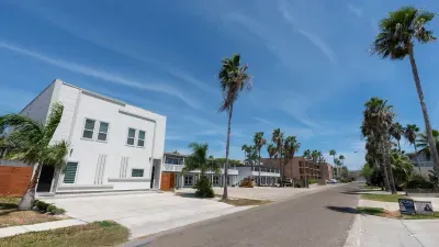 Sleeps 12, Pool, Walk to Beach - image 15 of 188
