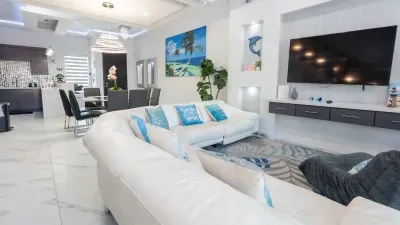Sleeps 12, Pool, Walk to Beach - image 38 of 188