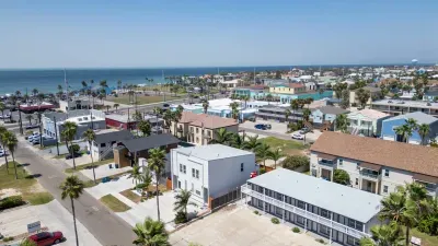 Sleeps 12, Pool, Walk to Beach - image 178 of 188