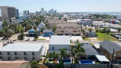 Sleeps 12, Pool, Walk to Beach - image 155 of 188