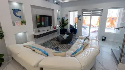 Sleeps 12, Pool, Walk to Beach - image 43 of 188