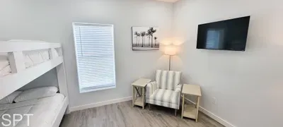 2 Level 3BR Townhome | Best Value | Sleeps Ten - image 37 of 106
