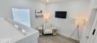 2 Level 3BR Townhome | Best Value | Sleeps Ten - image 34 of 106