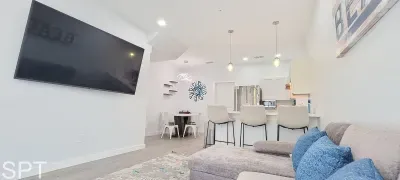Newer 3BR Townhome | Sleeps 10 | 2 Level | Bayside - image 68 of 123