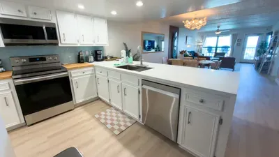 Saida 3603 - 6 Floor Gulf-Front Remodel - Sleeps 8 - image 40 of 94