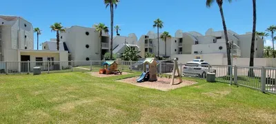 Tons of Beds 1st floor Beachfront Condo 2 Pools - image 47 of 66