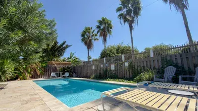Unique 2 in 1 * BayViews * Pool - image 127 of 131