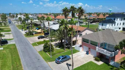 *Big Home for Family * Beach view * Pet Friendly - image 50 of 88
