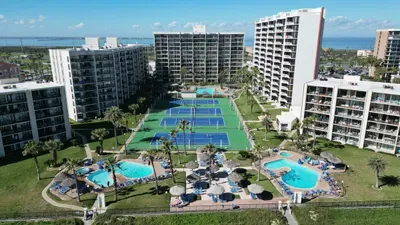 * Heated Pool * Sleeps Many Beachfront Resort - image 129 of 180