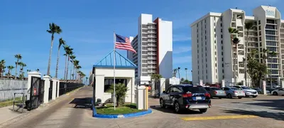 * Heated Pool * Sleeps Many Beachfront Resort - image 47 of 180