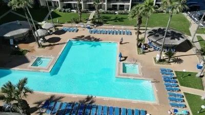 * Heated Pool * Sleeps Many Beachfront Resort - image 110 of 180