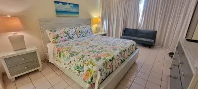 * Heated Pool * Sleeps Many Beachfront Resort - image 82 of 180