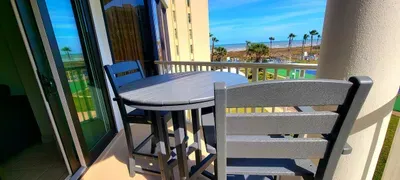 * Heated Pool * Sleeps Many Beachfront Resort - image 73 of 180