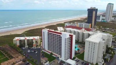 * Heated Pool * Sleeps Many Beachfront Resort - image 79 of 180