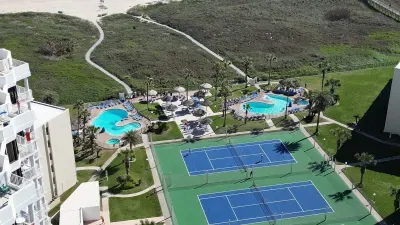 * Heated Pool * Sleeps Many Beachfront Resort - image 127 of 180