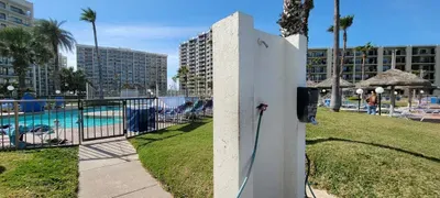 * Heated Pool * Sleeps Many Beachfront Resort - image 67 of 180