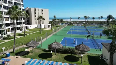 * Heated Pool * Sleeps Many Beachfront Resort - image 111 of 180