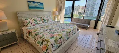 * Heated Pool * Sleeps Many Beachfront Resort - image 93 of 180