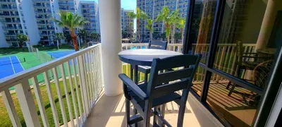 * Heated Pool * Sleeps Many Beachfront Resort - image 72 of 180