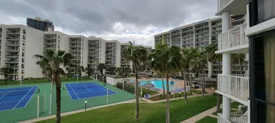 * Heated Pool * Sleeps Many Beachfront Resort - image 31 of 180