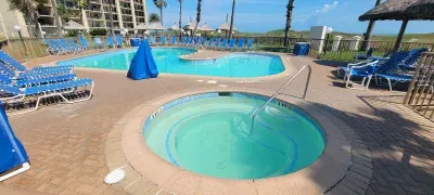 * Heated Pool * Sleeps Many Beachfront Resort - image 163 of 180