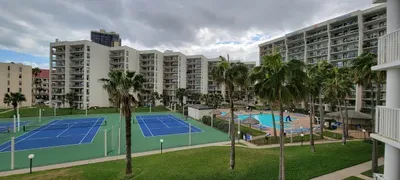 * Heated Pool * Sleeps Many Beachfront Resort - image 43 of 180