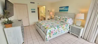 * Heated Pool * Sleeps Many Beachfront Resort - image 21 of 180