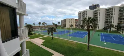 * Heated Pool * Sleeps Many Beachfront Resort - image 32 of 180