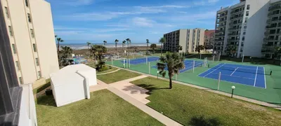 * Heated Pool * Sleeps Many Beachfront Resort - image 61 of 180