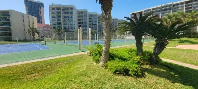 * Heated Pool * Sleeps Many Beachfront Resort - image 156 of 180