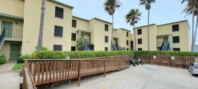 * Near Beach * Cute & Cozy Pool - image 18 of 75